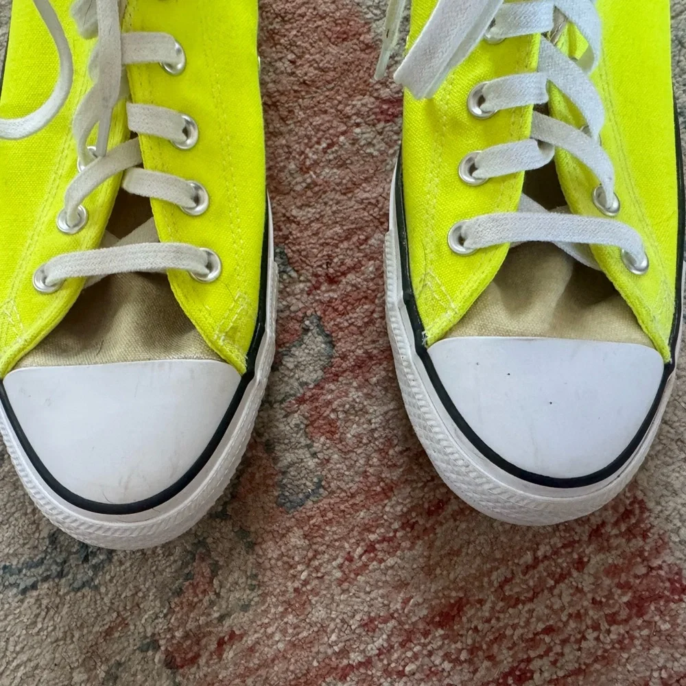 CONVERSE Chuck Taylor All Star High Top UV Color Changing Lemon Venom Size 11 - Picture 3 of 7